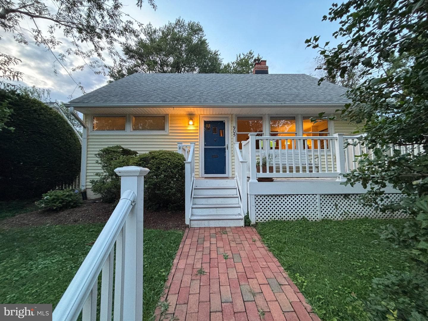 905 Robin Road photo 1