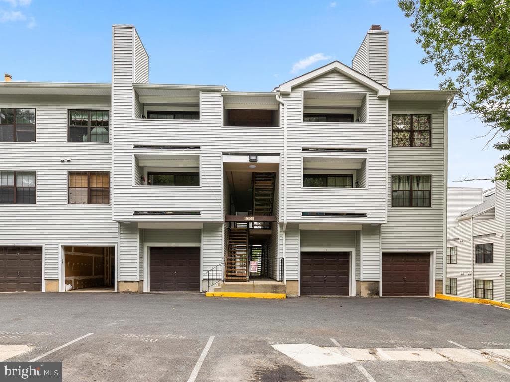 1605 Carriage House Terrace #1605-F photo 1