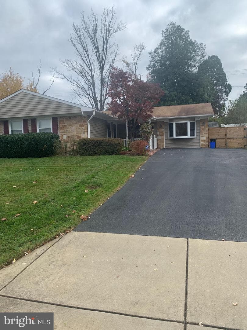 2711 Kirk Lane photo 2
