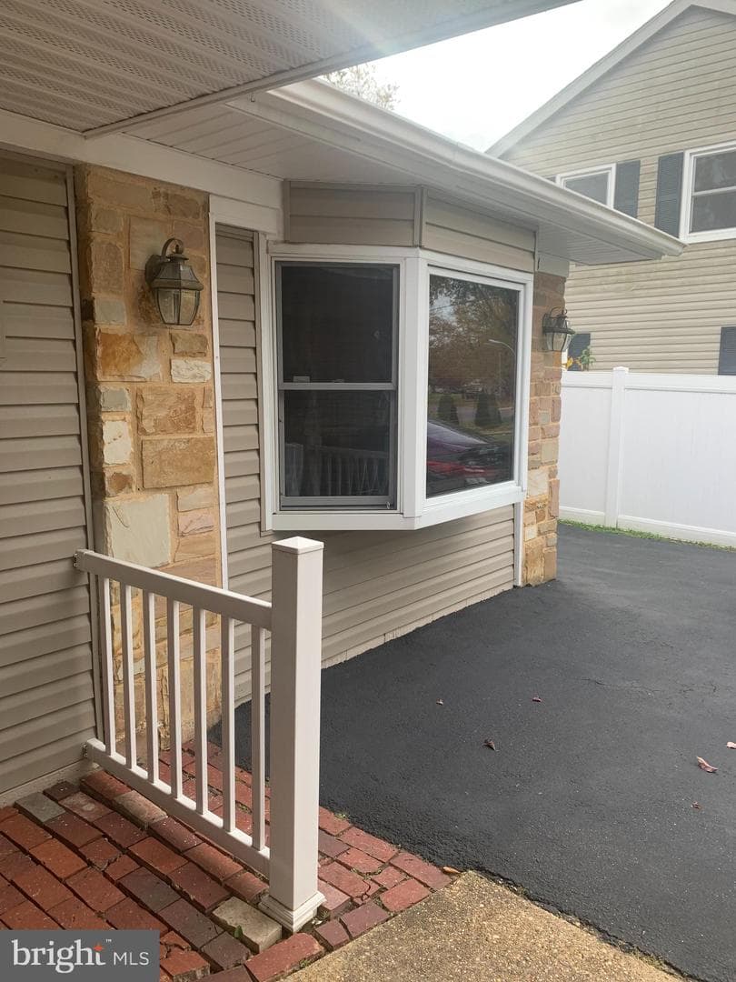 2711 Kirk Lane photo 8