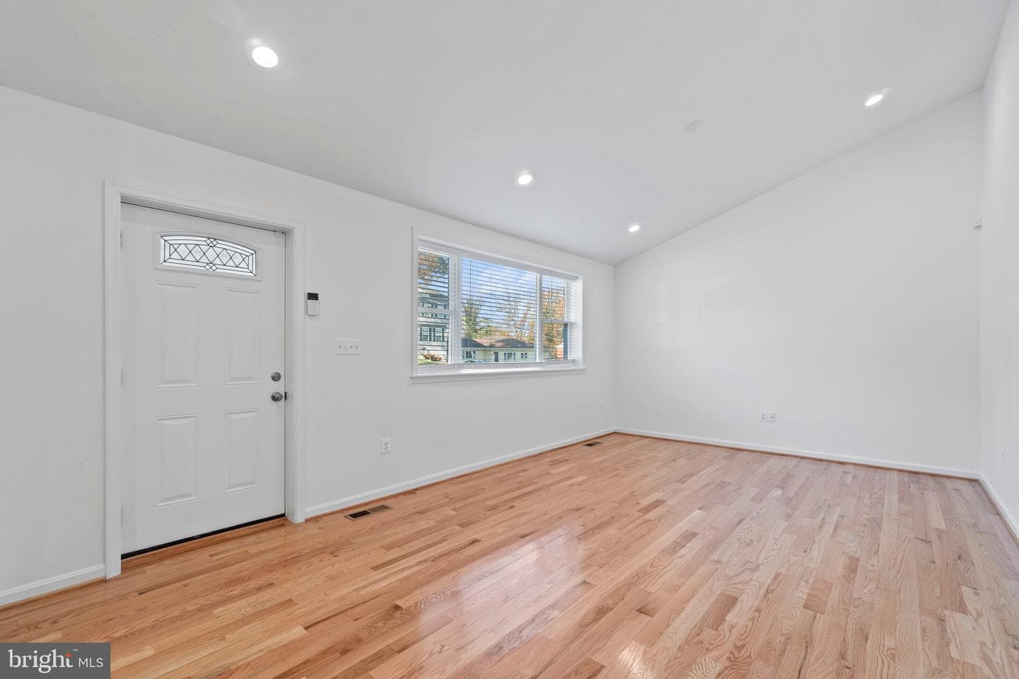 1822 Campbell Drive photo 4