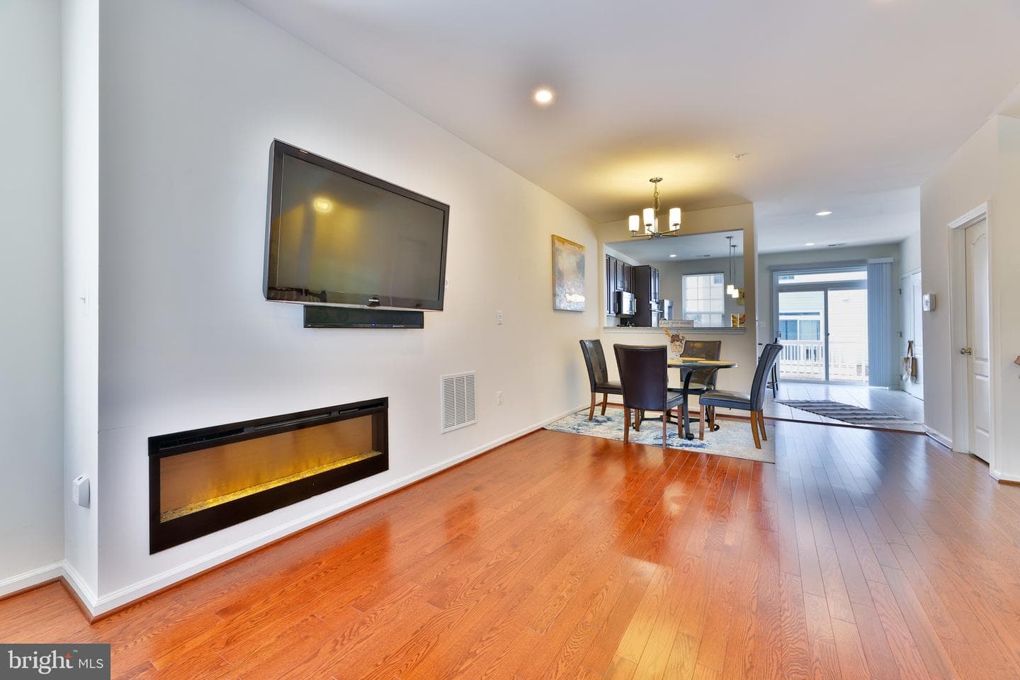 1635 Wesbourne Drive photo 13