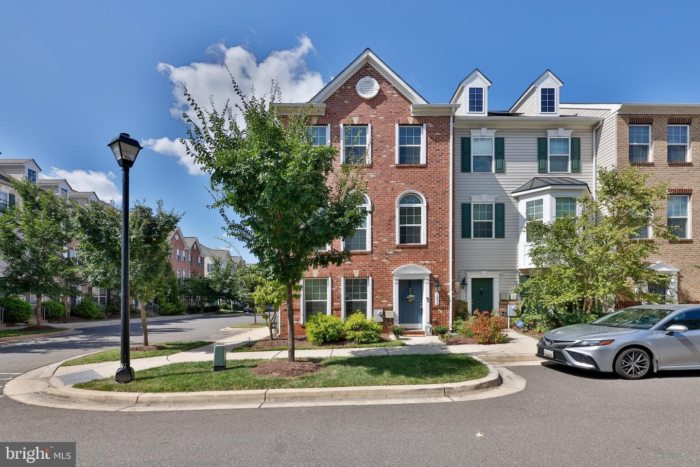 1635 Wesbourne Drive photo 3