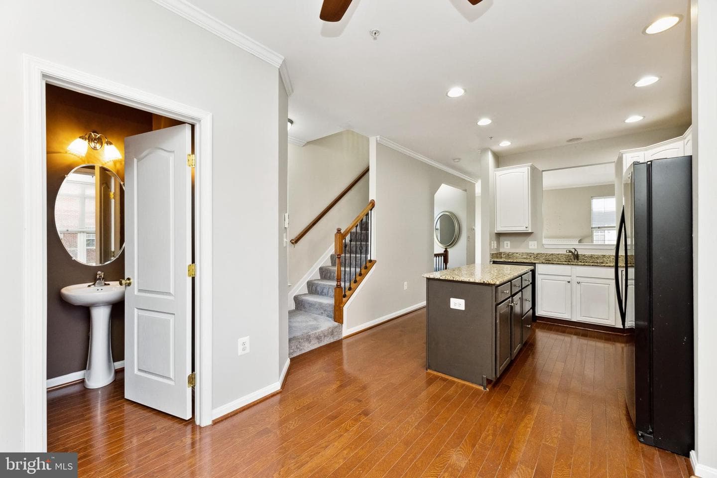 5621 Hartfield Avenue photo 9