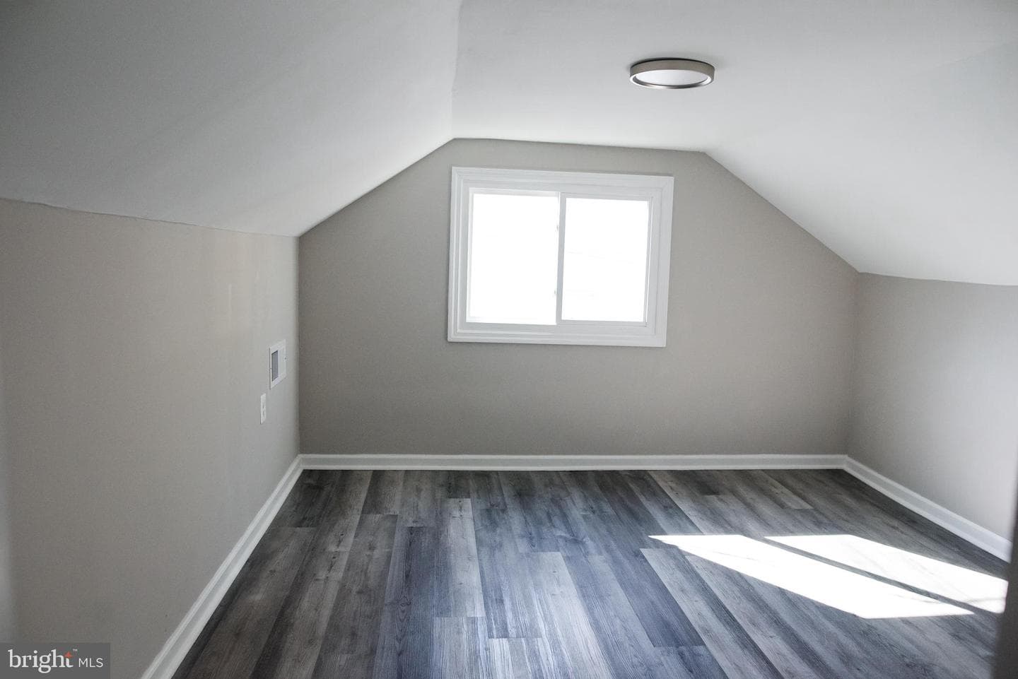 6007 37th Avenue photo 4