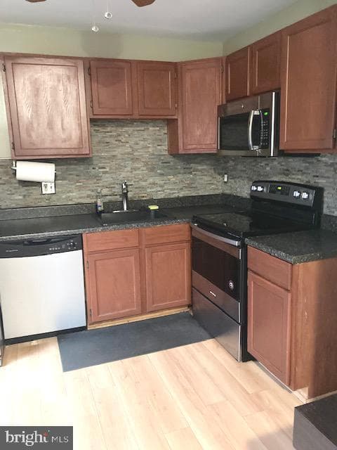 1772 Tulip Avenue photo 2