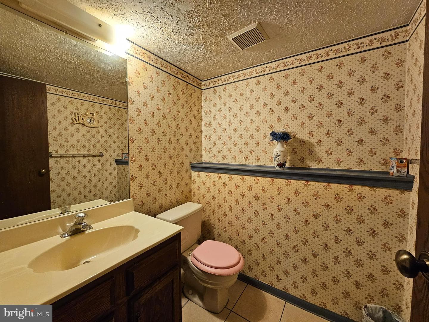 301 Hyannis Court photo 13