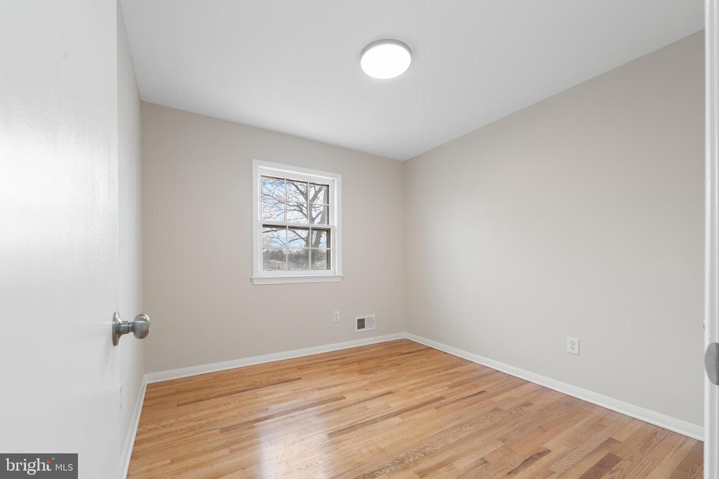9808 Locust Avenue photo 16
