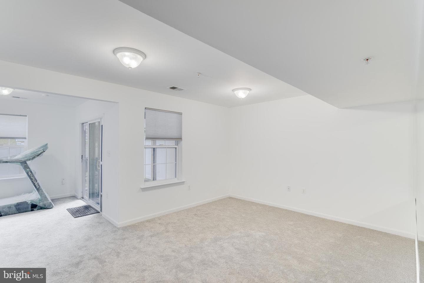 7 Thomasson Court photo 3