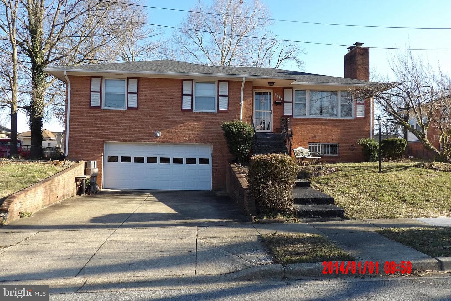 2105 Roxanne Place photo 3
