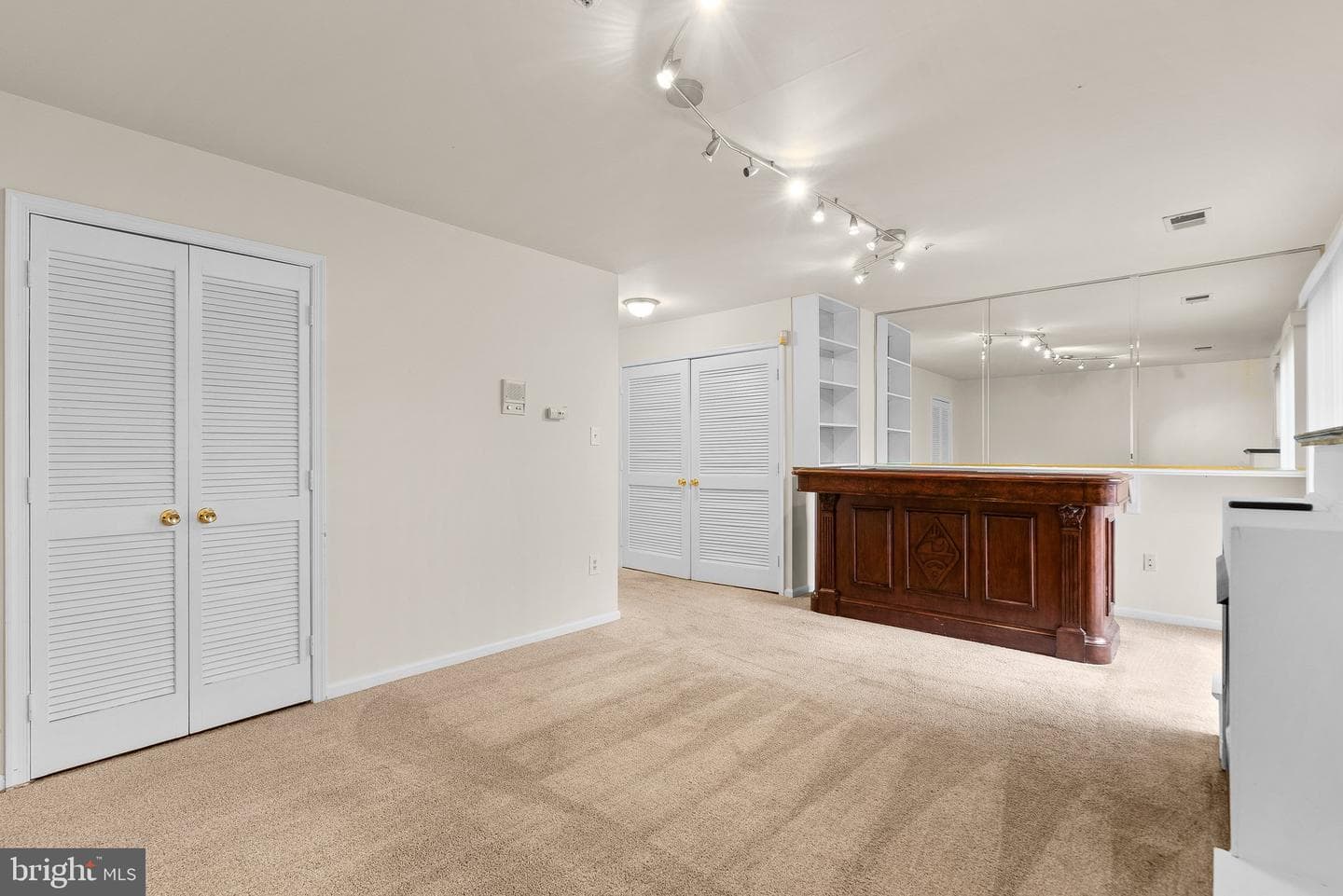 813 Alabaster Court photo 5
