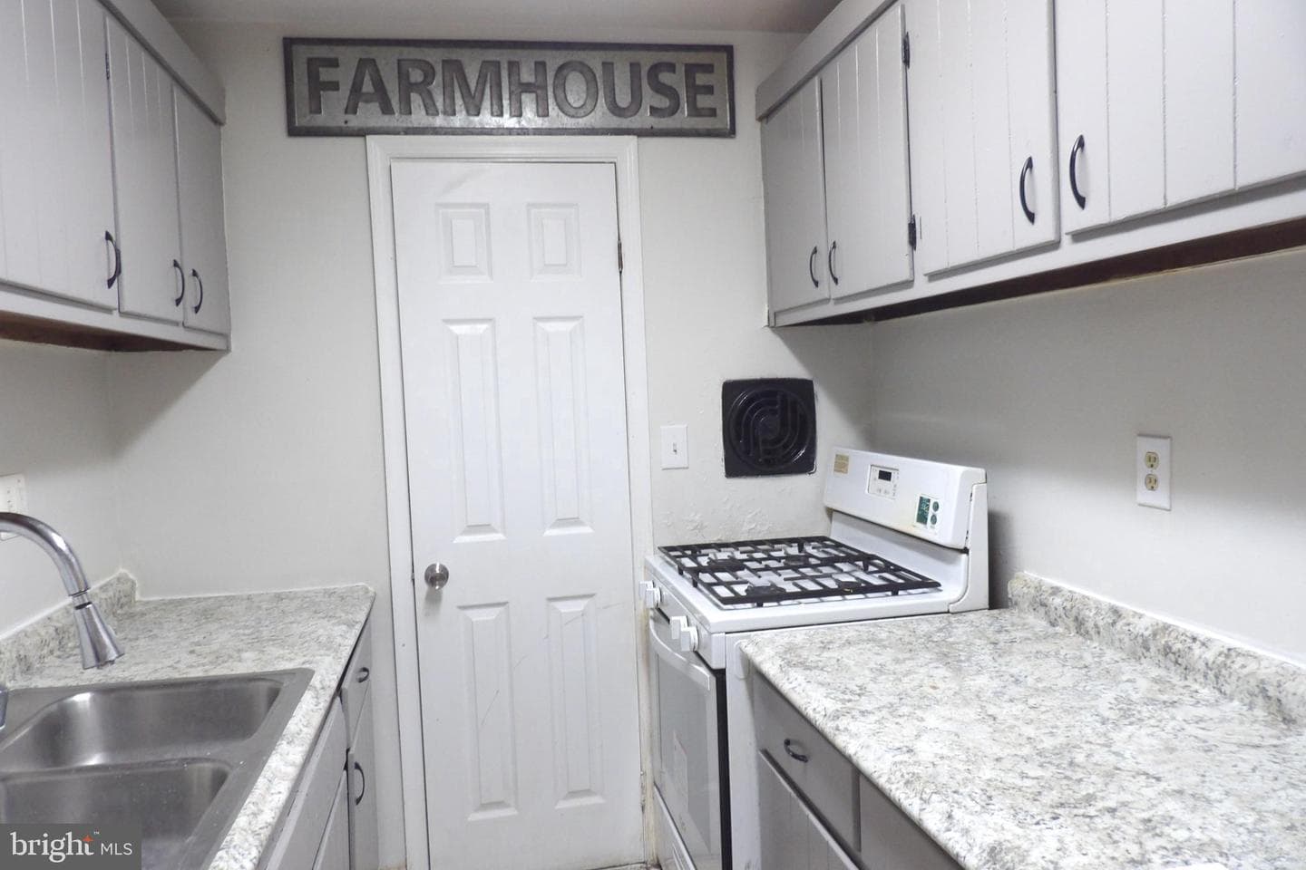 7701 Arehart Drive #1302 photo 4