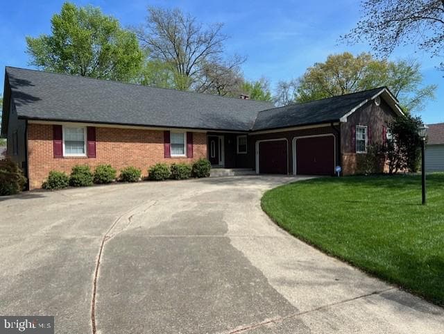 702 W Tantallon Drive photo 2
