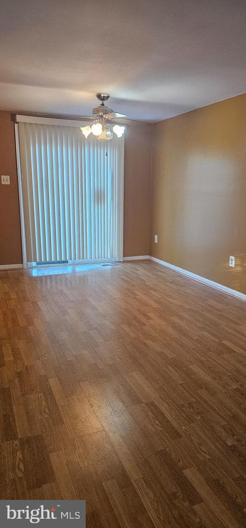 7208 Sybaris Drive photo 12