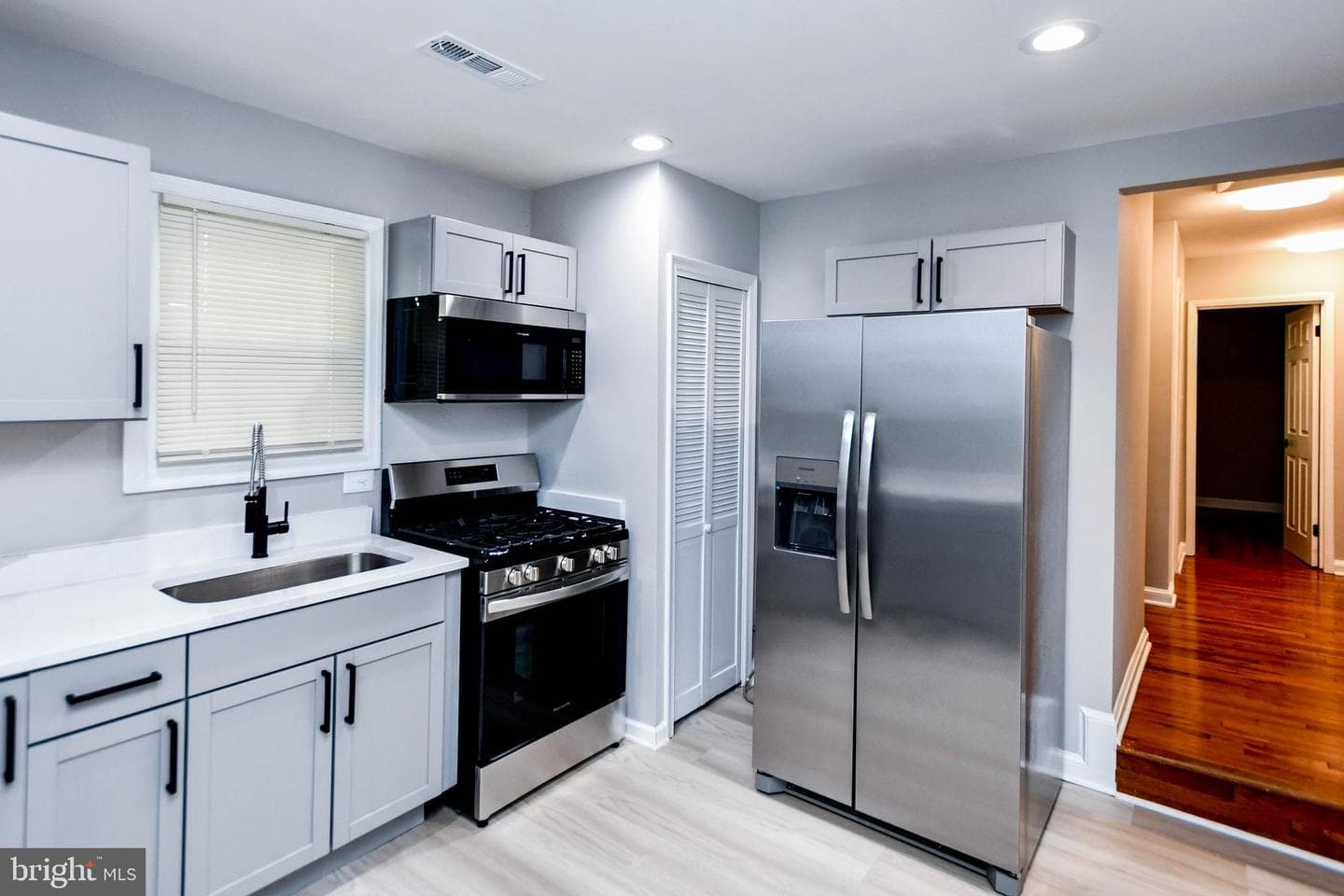 5524 Addison Road photo 8