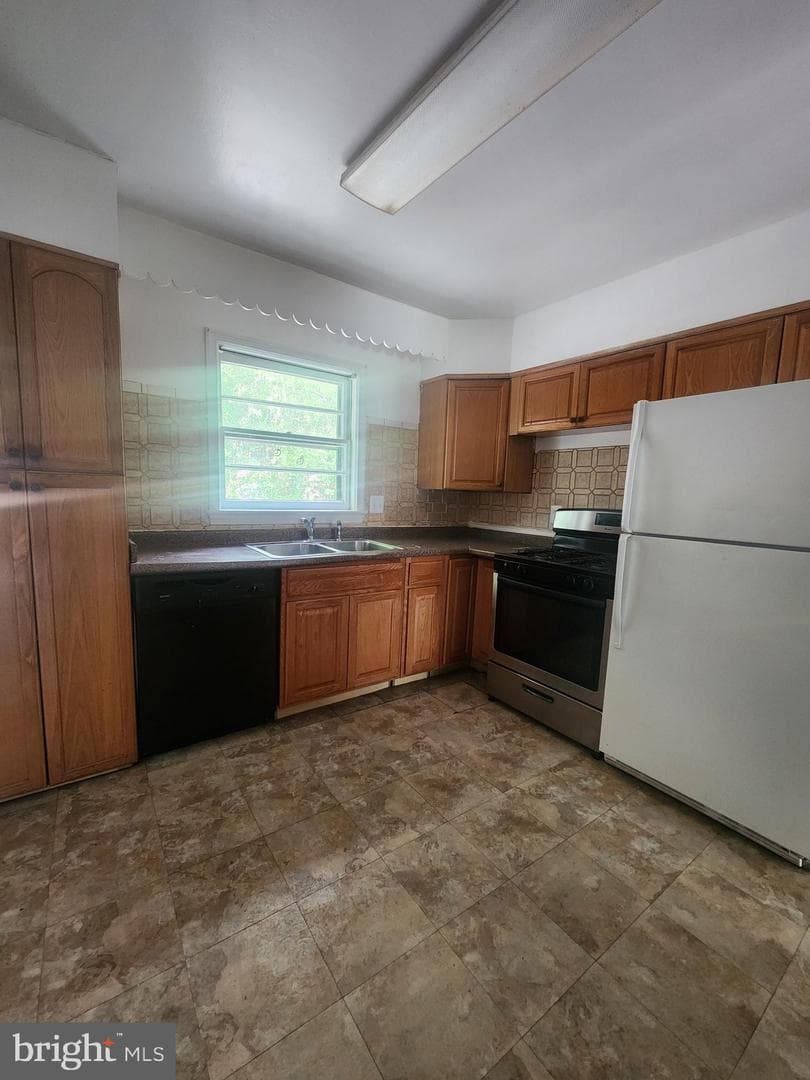 2709 Hughes Road photo 2