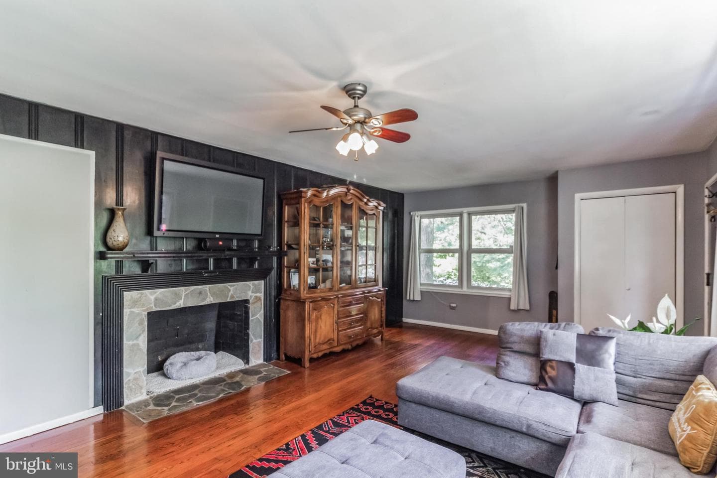 2214 Apache Street photo 5