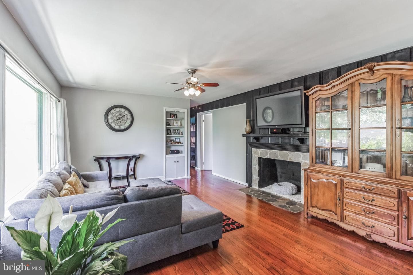 2214 Apache Street photo 6