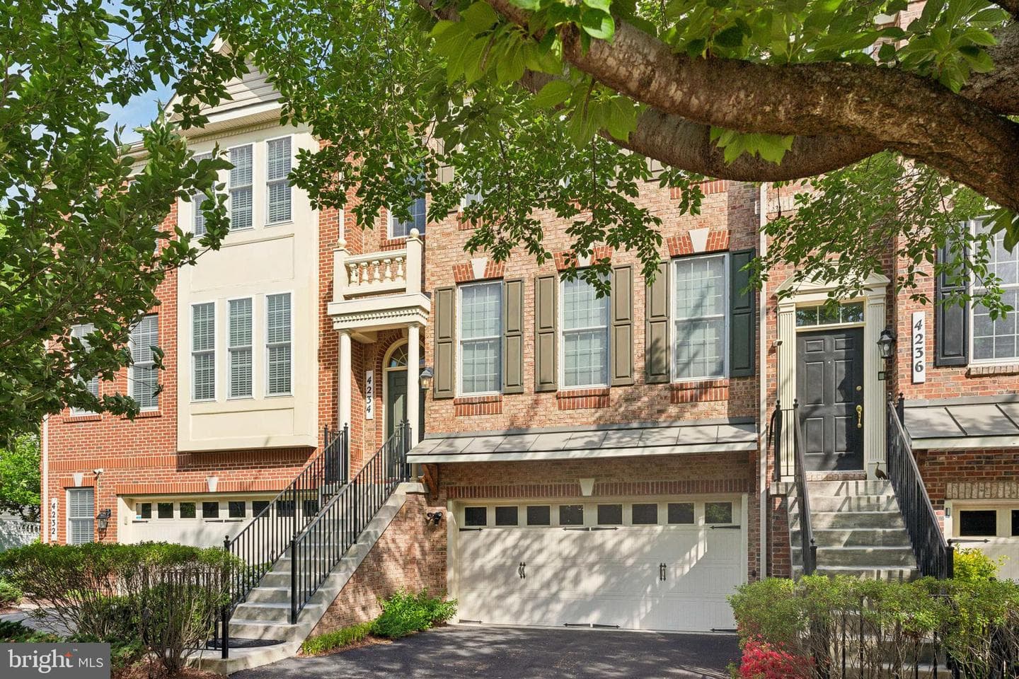 4234 Chariot Way photo 2