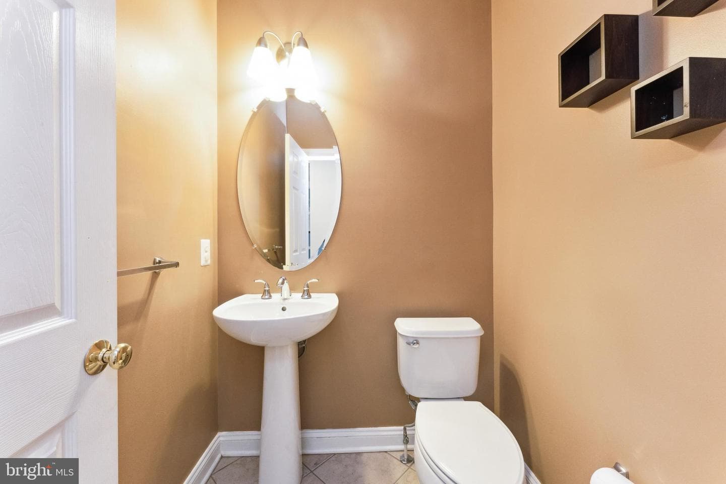 4234 Chariot Way photo 7