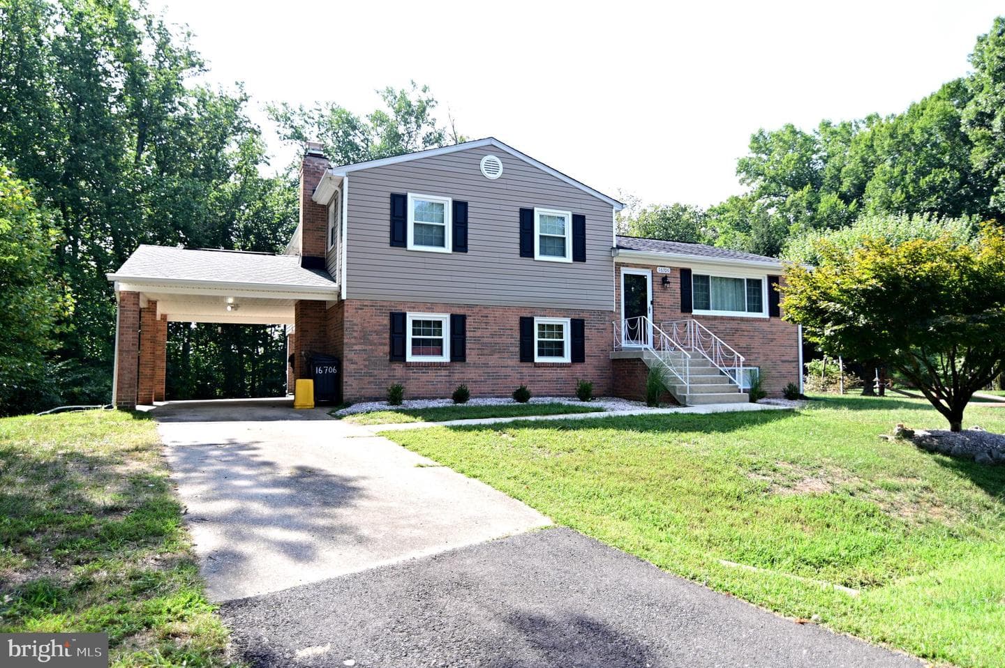 16706 Old Cabin Place photo 2