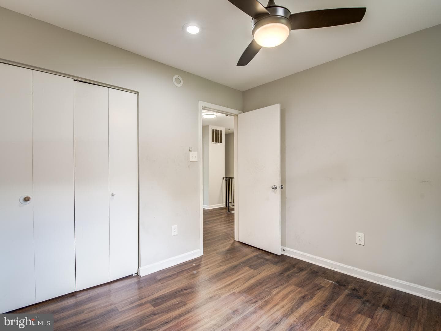 5751 Gladstone Way photo 10
