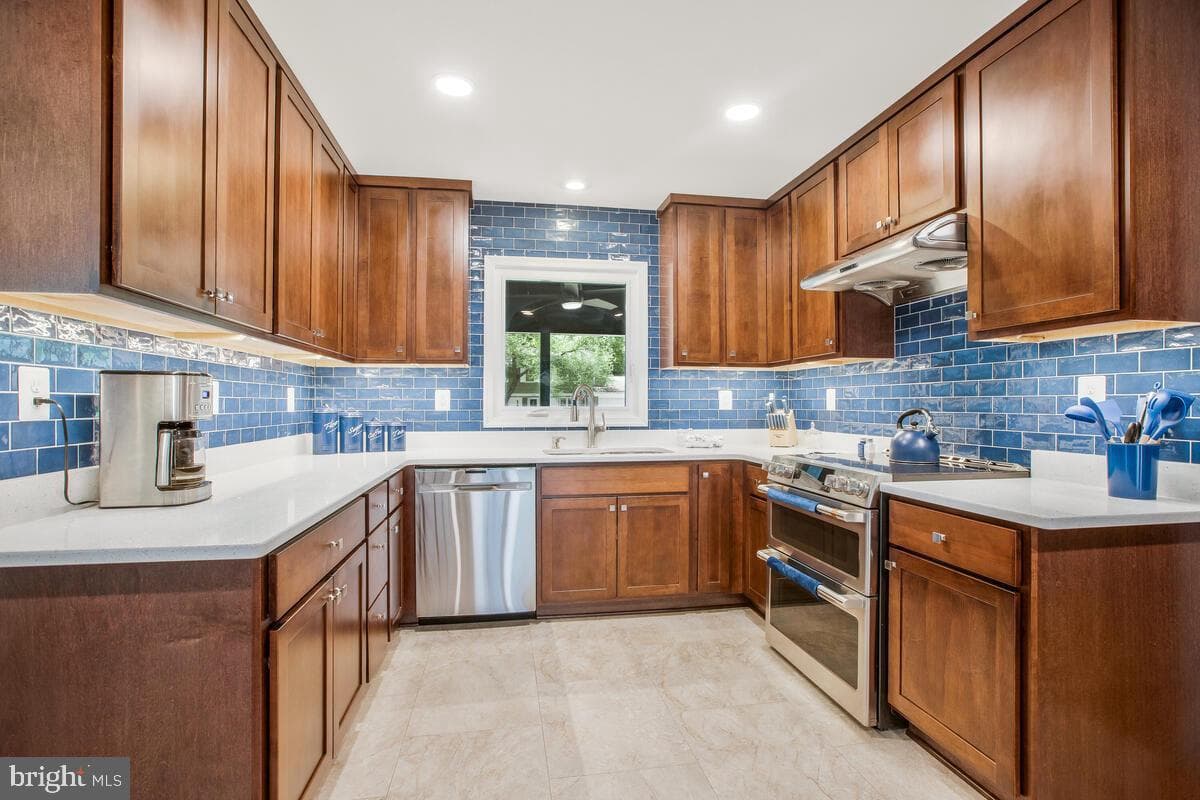 3805 Waldorf Way photo 2