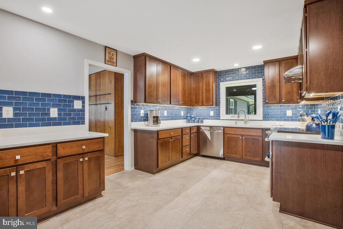 3805 Waldorf Way photo 4