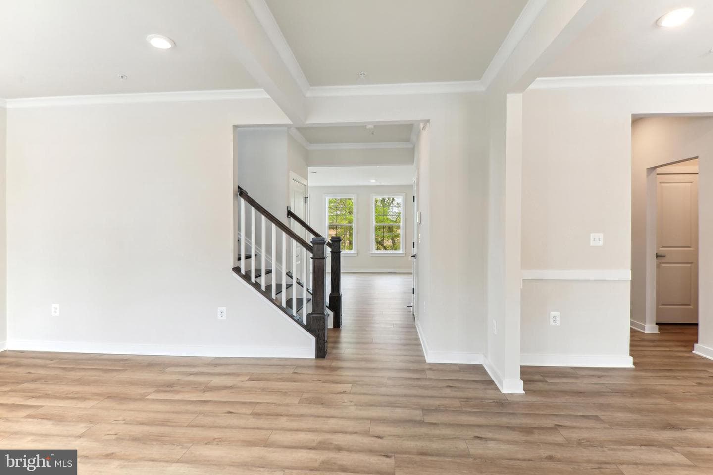 6910 Fountain Park Drive photo 3