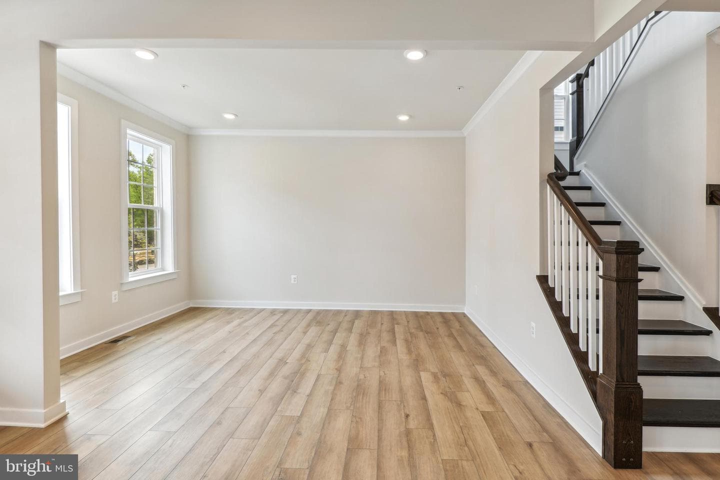 6910 Fountain Park Drive photo 4