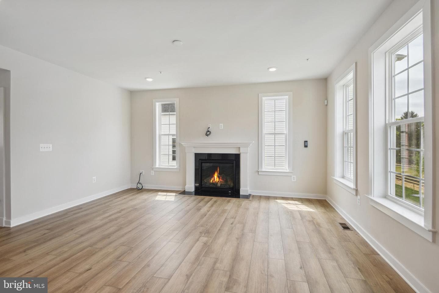 6910 Fountain Park Drive photo 5