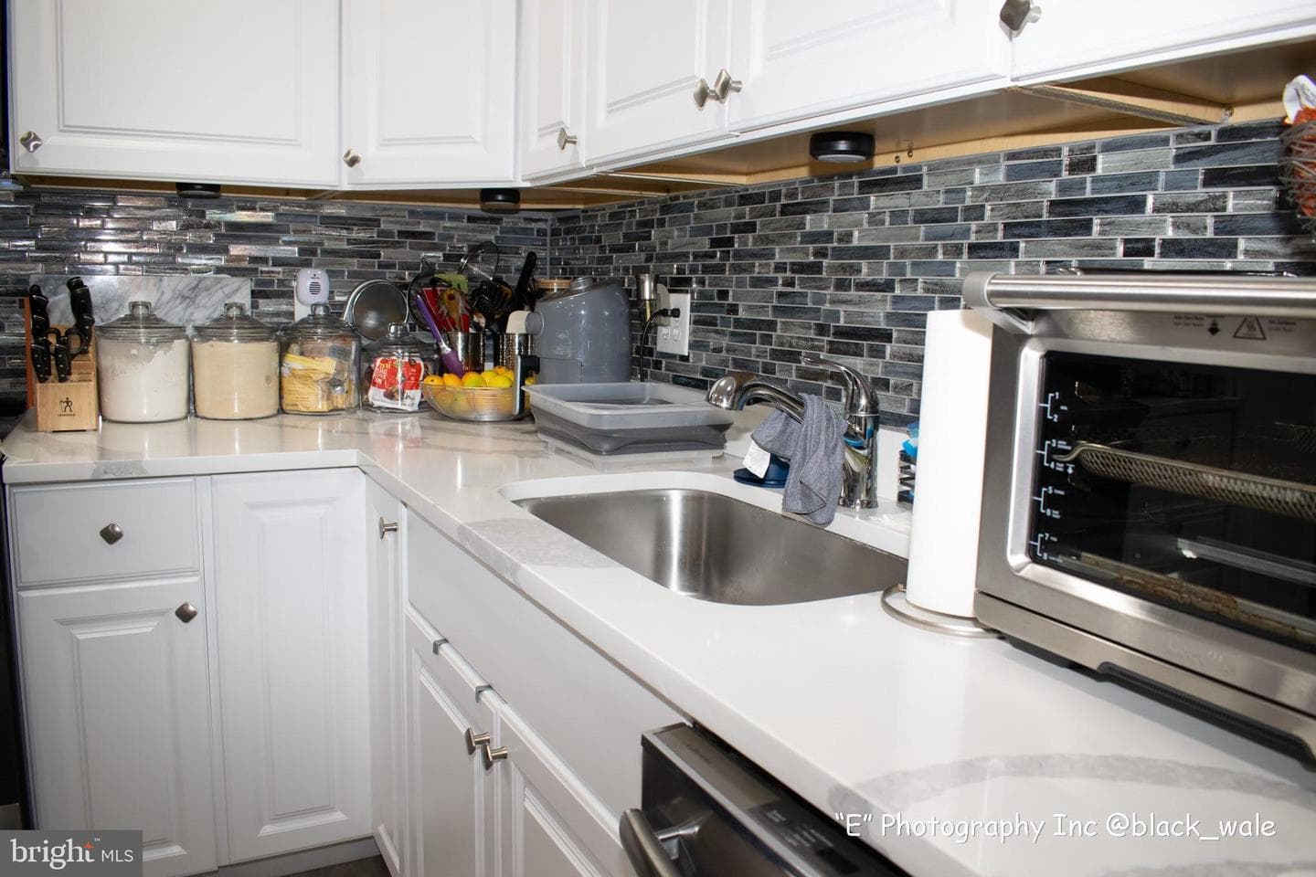6422 Lee Place photo 5