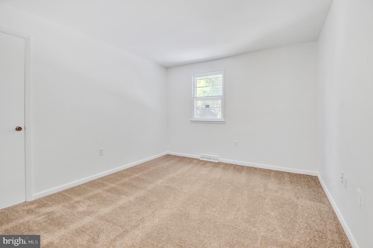 4705 Heath Street photo 40