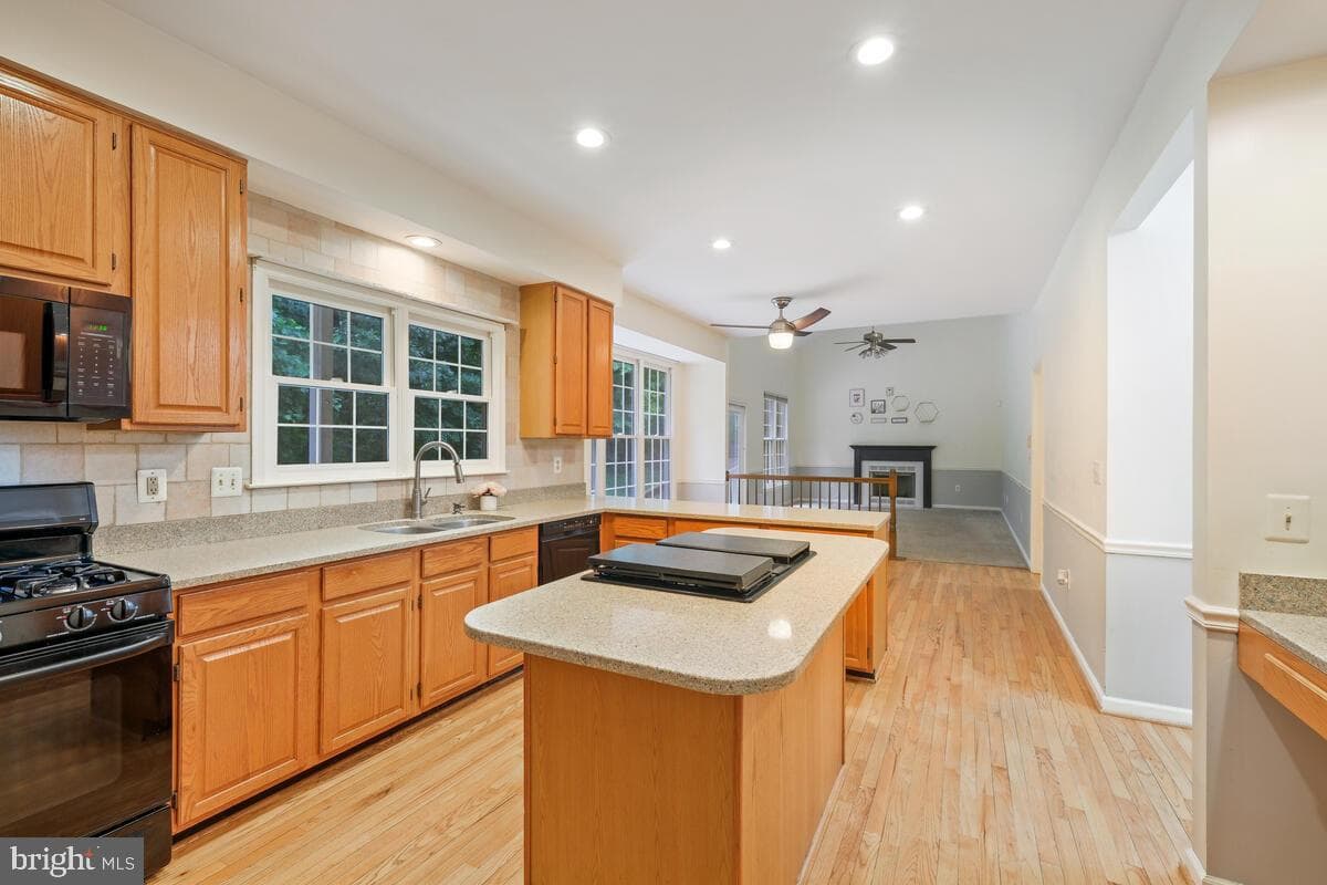 5403 Lakevale Terrace photo 16