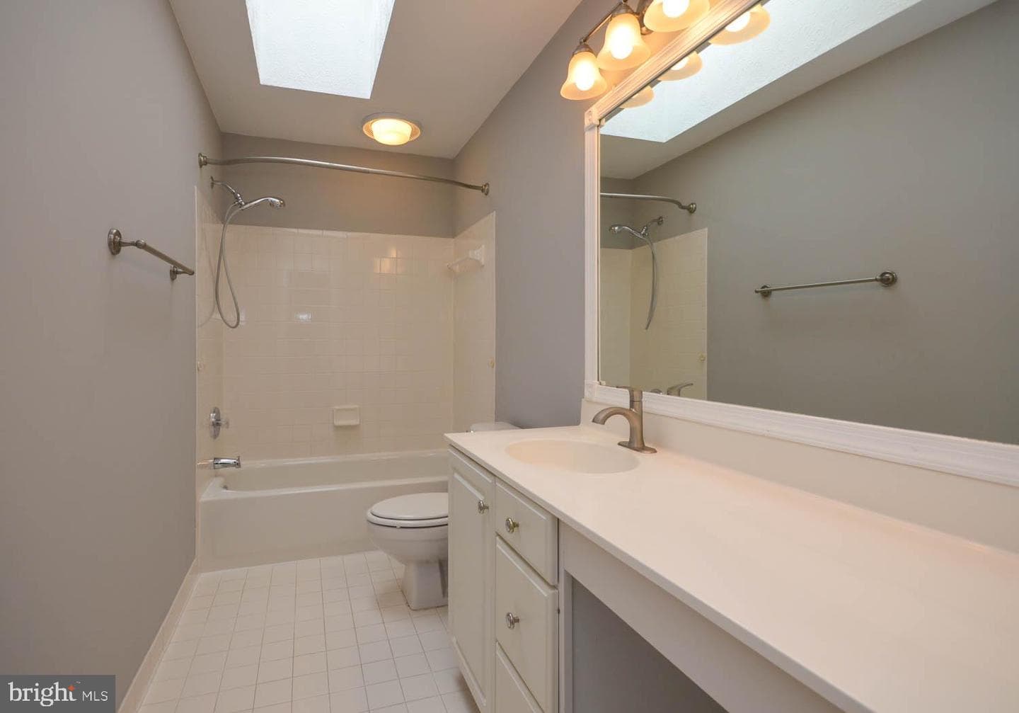 10513 Foxlake Drive photo 32