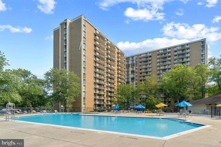 5908 Westchester Park Drive photo 32