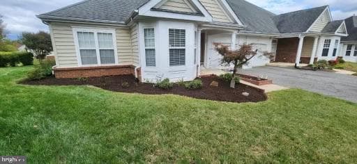 303 Fidgeway Lane photo 2