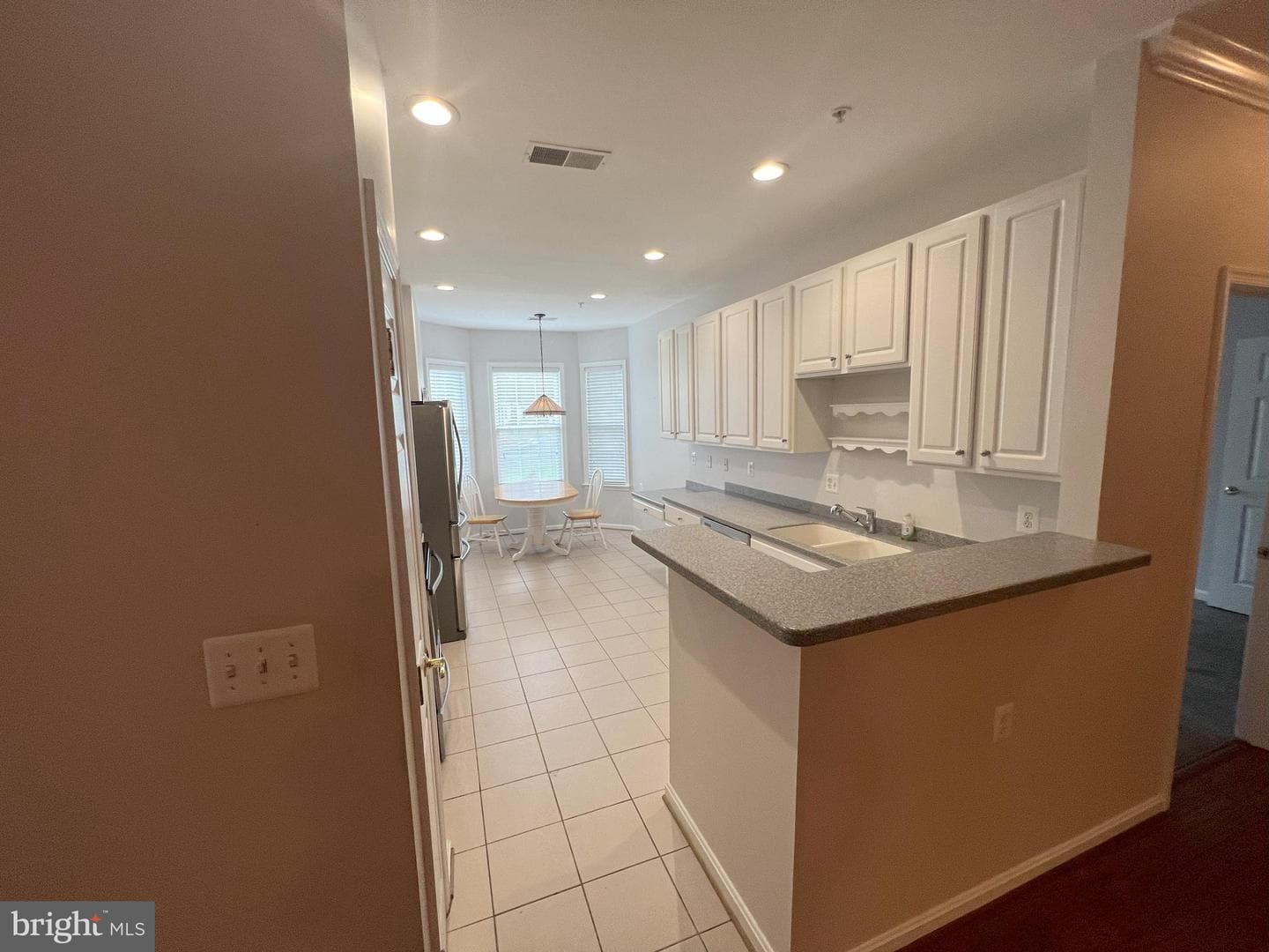 303 Fidgeway Lane photo 5