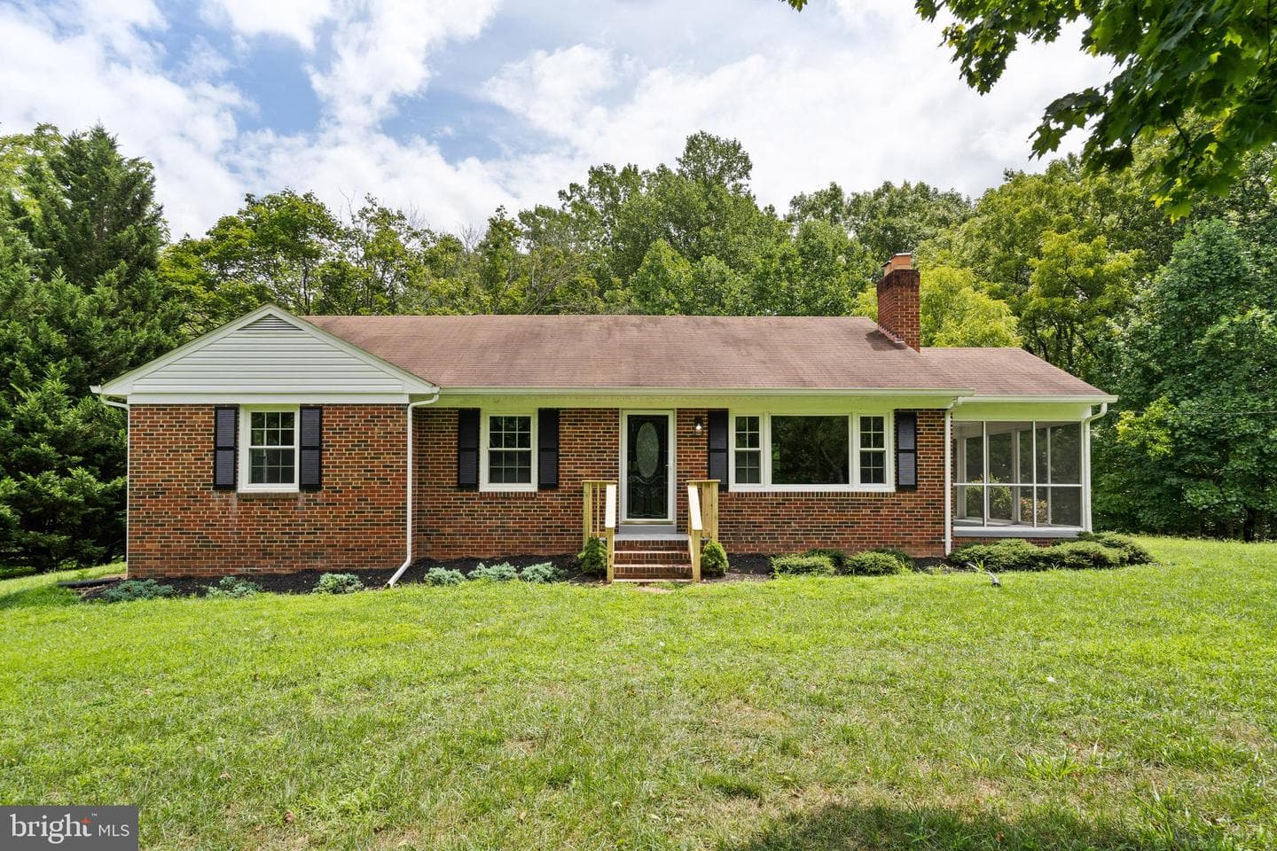 16007 Tanyard Road photo 1