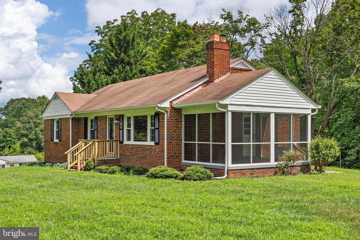 16007 Tanyard Road photo 4