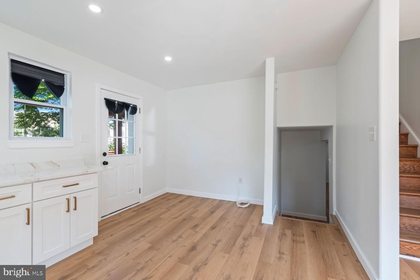 2814 Curtis Drive photo 8