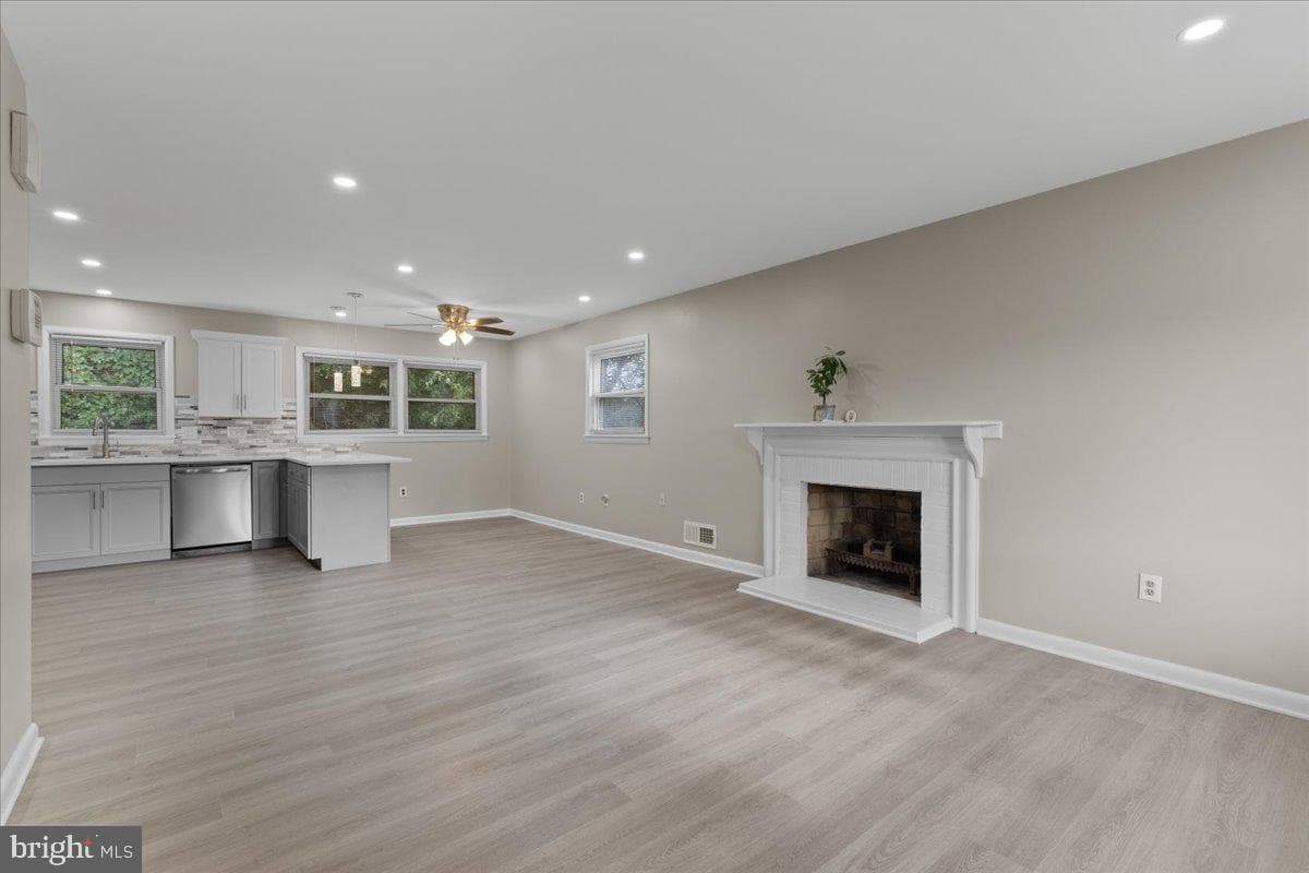 7304 Cloverdale Drive photo 1