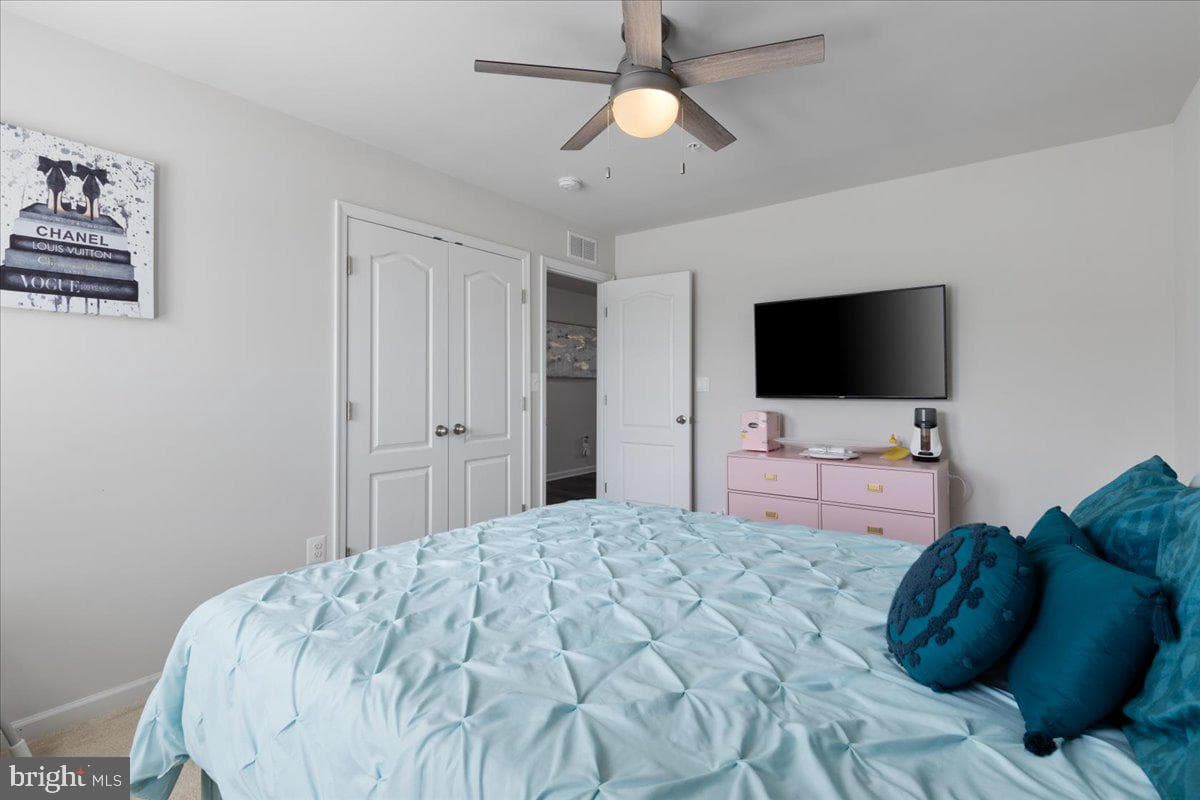 9005 Hunt Meadow Lane photo 34