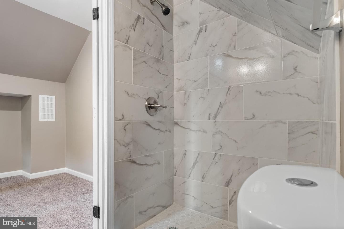 6321 Foster Street photo 34