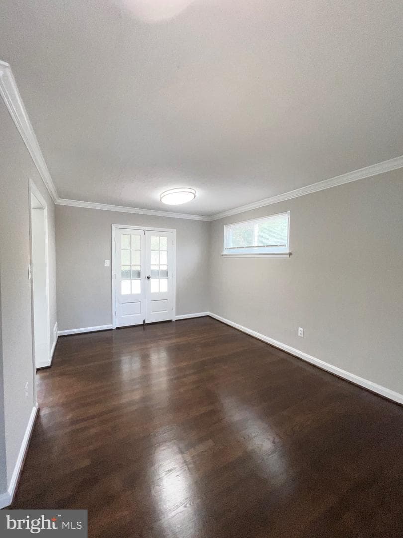 7112 Adelphi Road photo 5