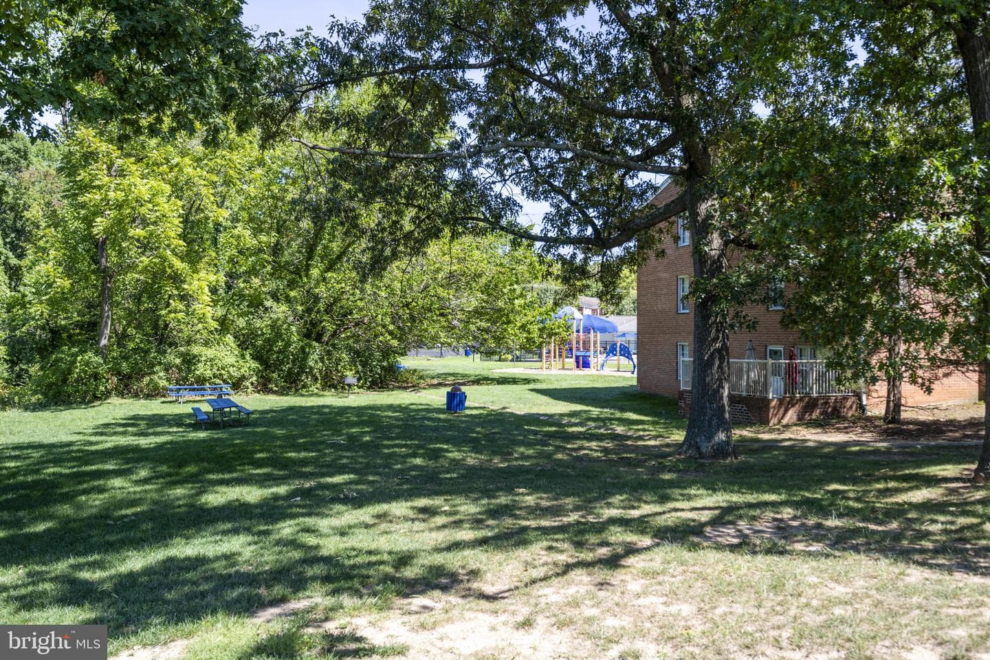 7946 Lakecrest Drive photo 19