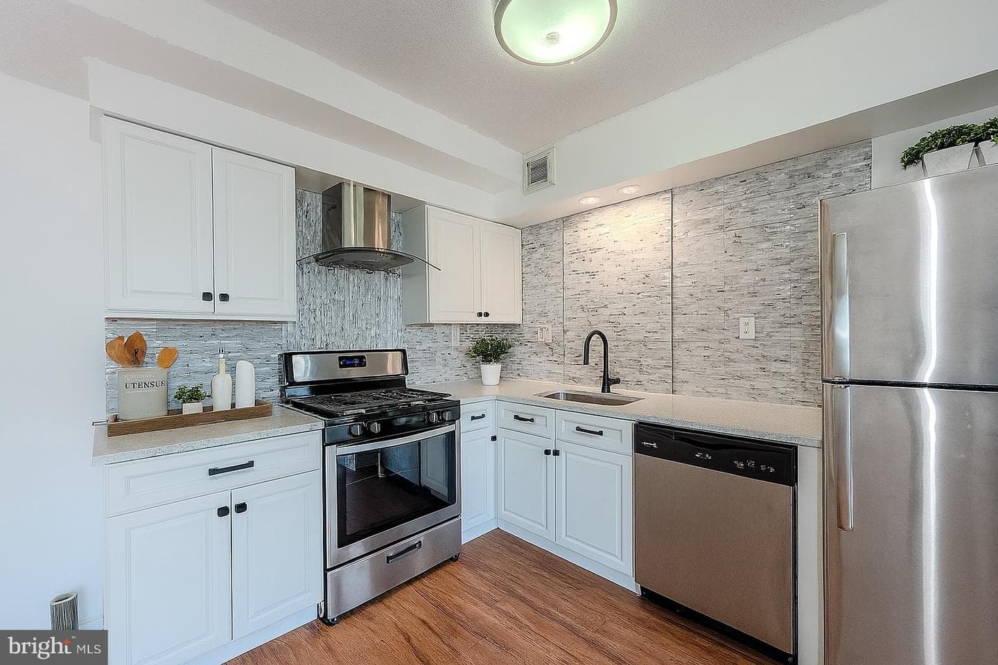 4410 Oglethorpe Street #713 photo 3