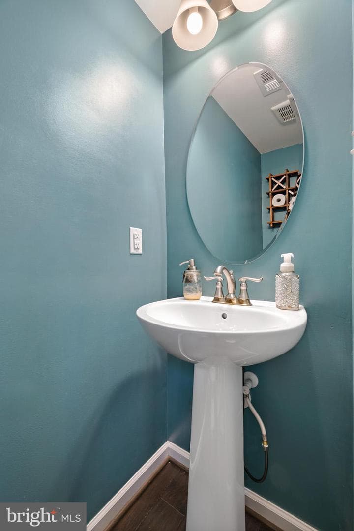 5532 Glover Park Drive photo 7