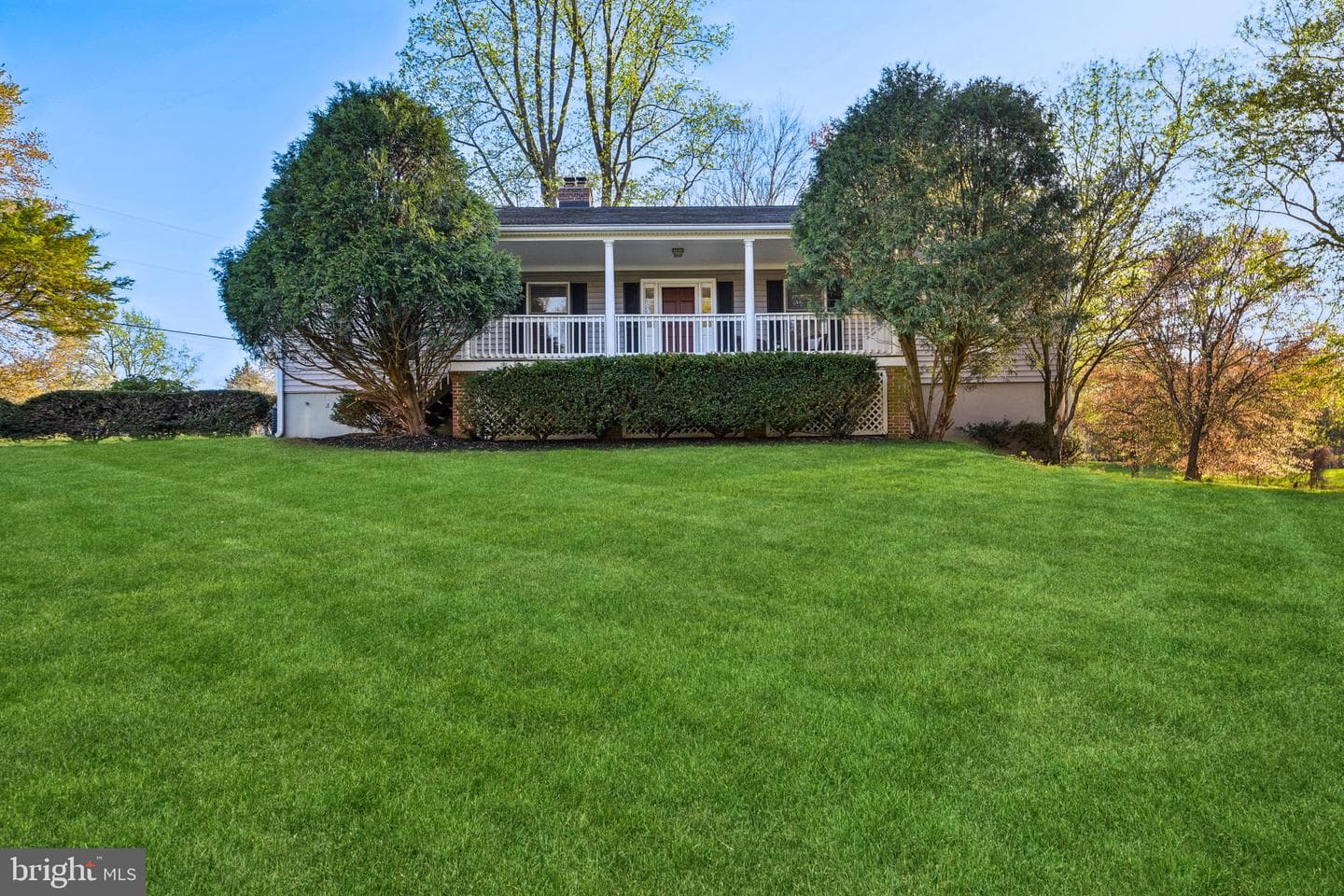16812 Queen Anne Road photo 1