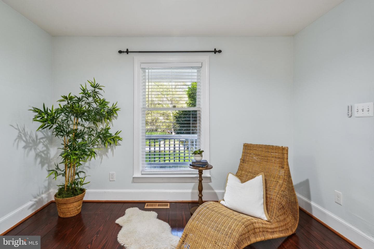 16812 Queen Anne Road photo 9